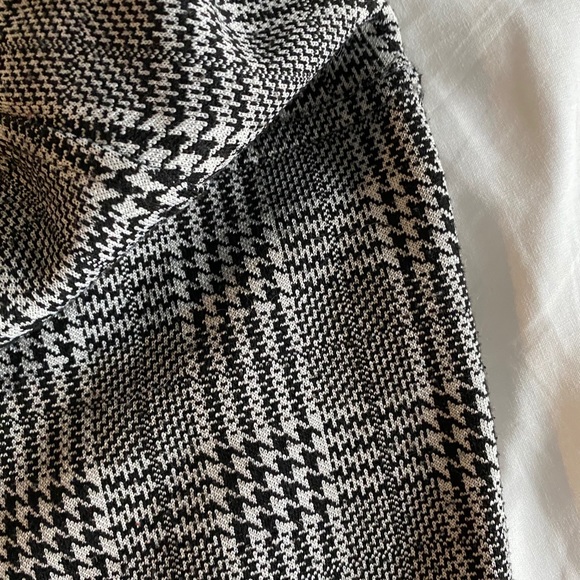La classe couture houndstooth plaid pant / legging - Picture 4 of 5